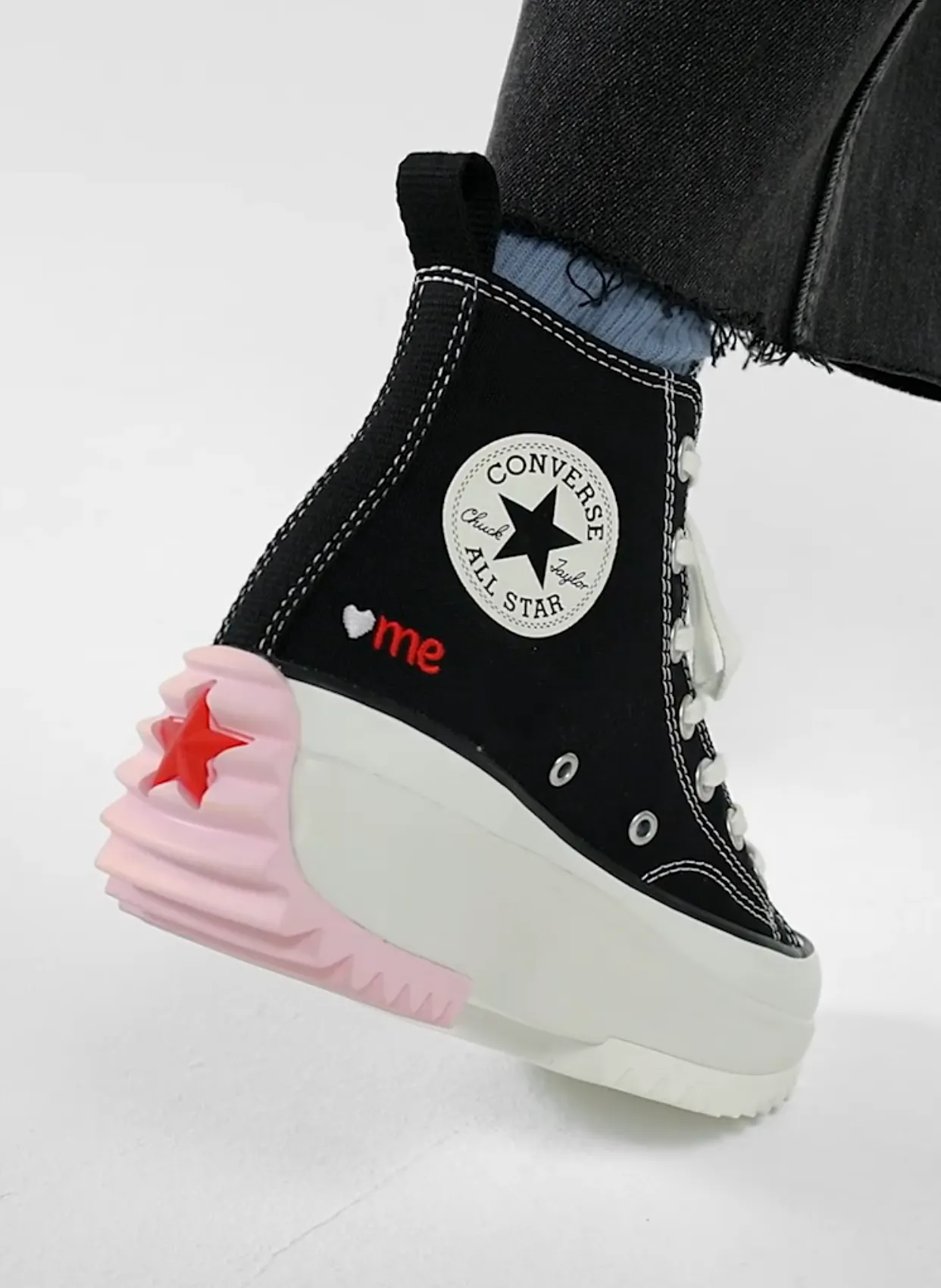 Run Star Hike Hi Embroidered Hearts